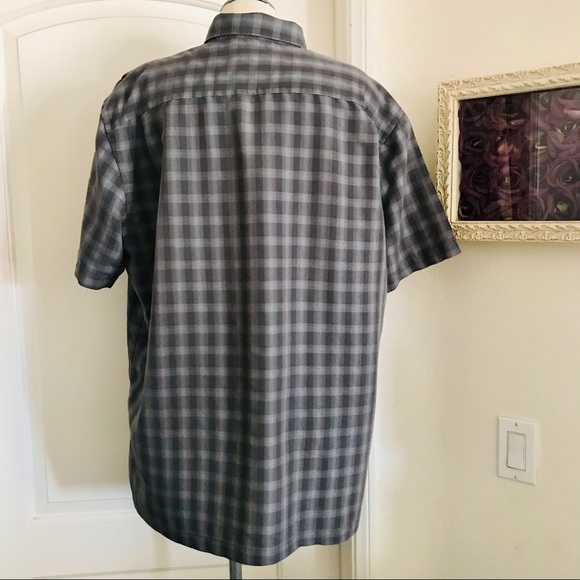Van Heusen Shirt~Button Down - Picture 4 of 10